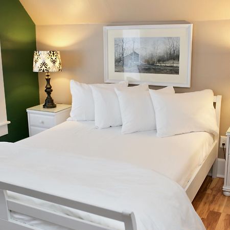 Inn At Kampfires Dummerston Center Екстериор снимка